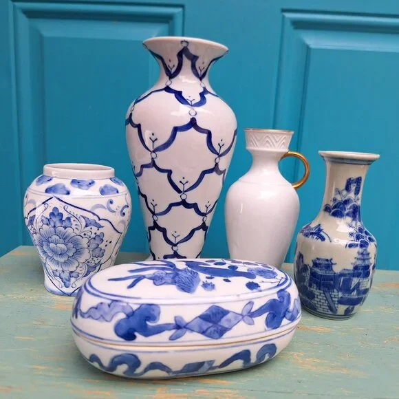 Vintage Porcelain Box Chinoiserie Blue and White Bird Lid Handmade Glass Ceramic - Picture 7 of 17